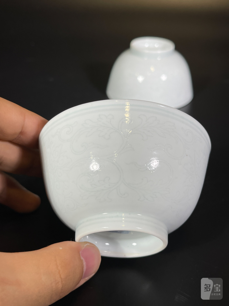 清乾隆 白釉暗刻花卉纹茶圆一对 - 图5